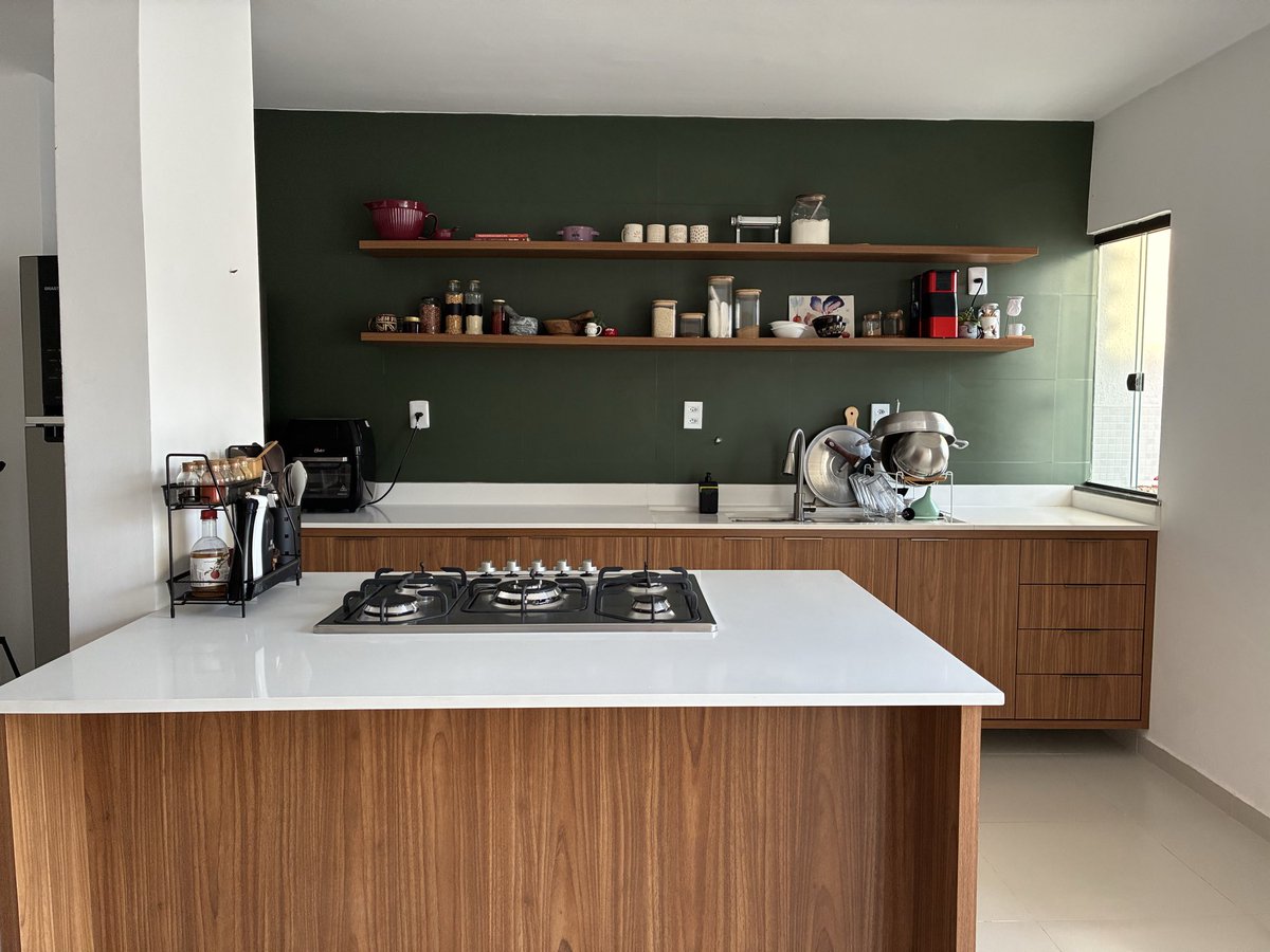 MC12_LEONELA tweet media