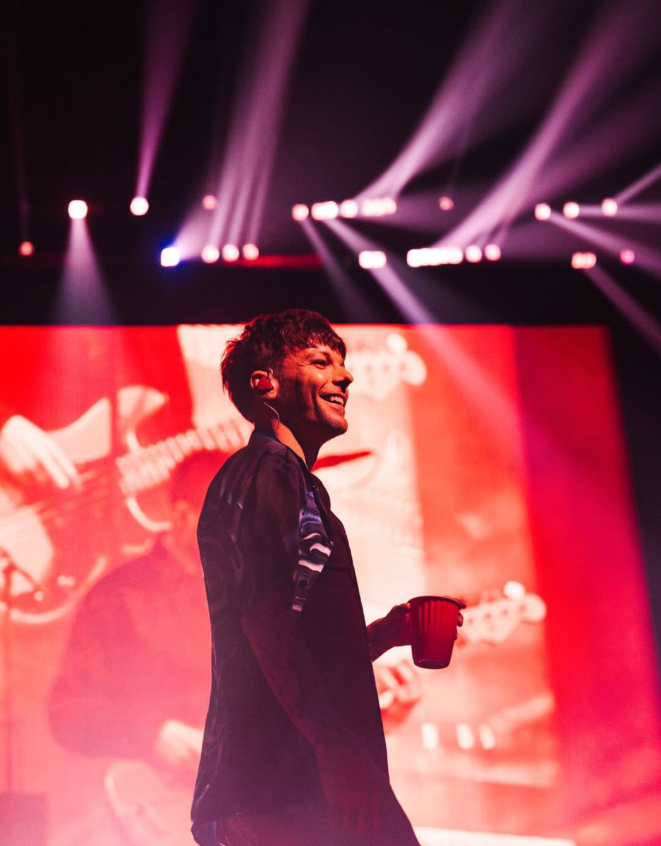 Violet 💟 ໑̣ ◟̽◞̽ HDIGH era ☀️ tweet media