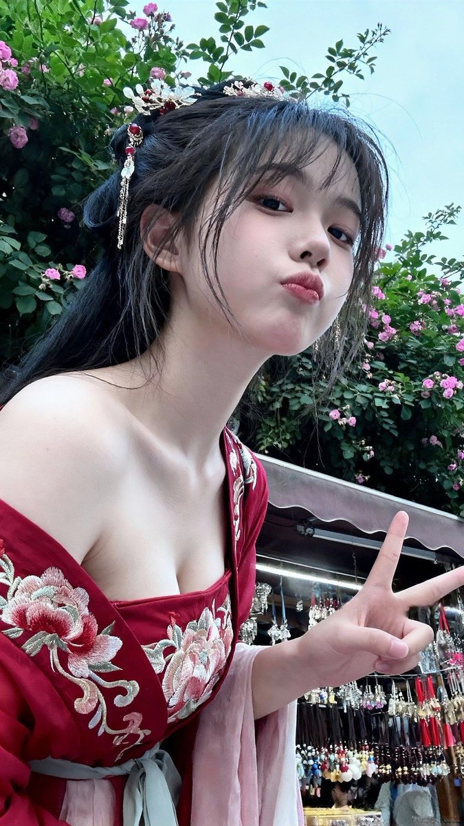 duyminhst's tweet image. Ever wonder how AI-driven lending protocols are changing the game? They’re like matchmakers for money—finding the right loans for you without all the hassle. It’s pretty wild to think algorithms are now the ones deciding if you get that cash!