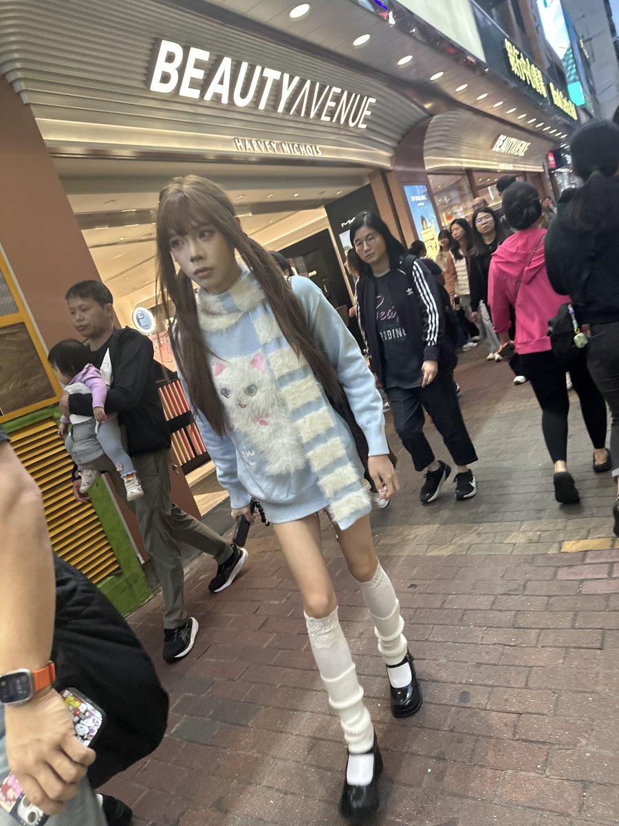 miumiu tweet media