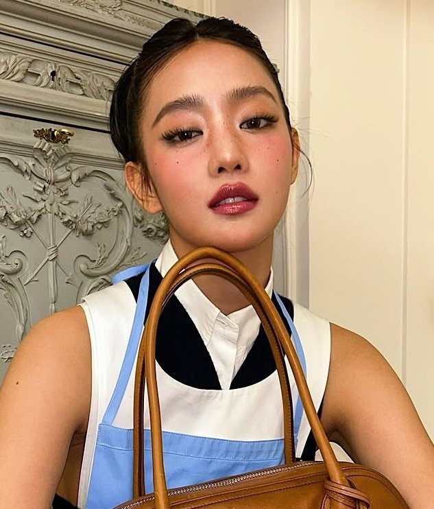 her face card... real??