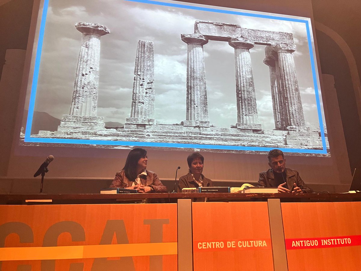 Éxito de público, helenistas e interesados en el mundo griego, en la presentación de esta nueva edición, reestructurada y con una estética diferente, de la monumental obra de <a href="/pedro_olalla/">Pedro Olalla Writer</a> en <a href="/Culturagijon/">Cultura Gijón /Xixón</a> con
<a href="/lanuevaespana/">La Nueva España</a> <a href="/eclecta_libros/">Eclecta libros</a> <a href="/selinasuarez/">Selina Suárez</a> blogcefiro.blogspot.com/2026/03/atlas-…