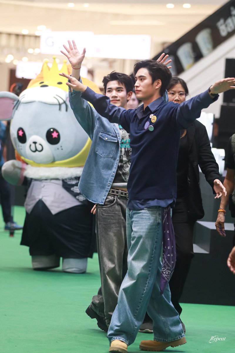 𝐑𝐞𝐩𝐞𝐚𝐭*𖦹ㅡ🌷📧🔆 tweet media