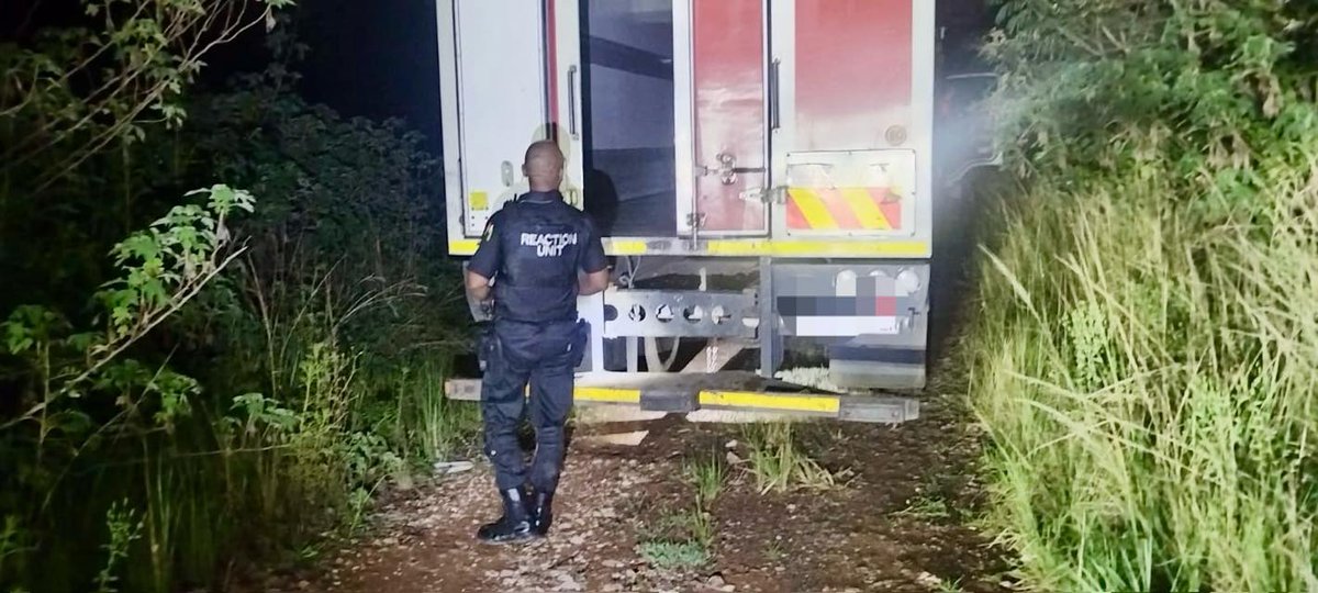 _ArriveAlive's tweet image. Armed Robbers Open Fire On Bread Delivery Truck: Oakford – KZN

arrr.co.za/EnSg6

#ArriveAlive #Robbery #Crime