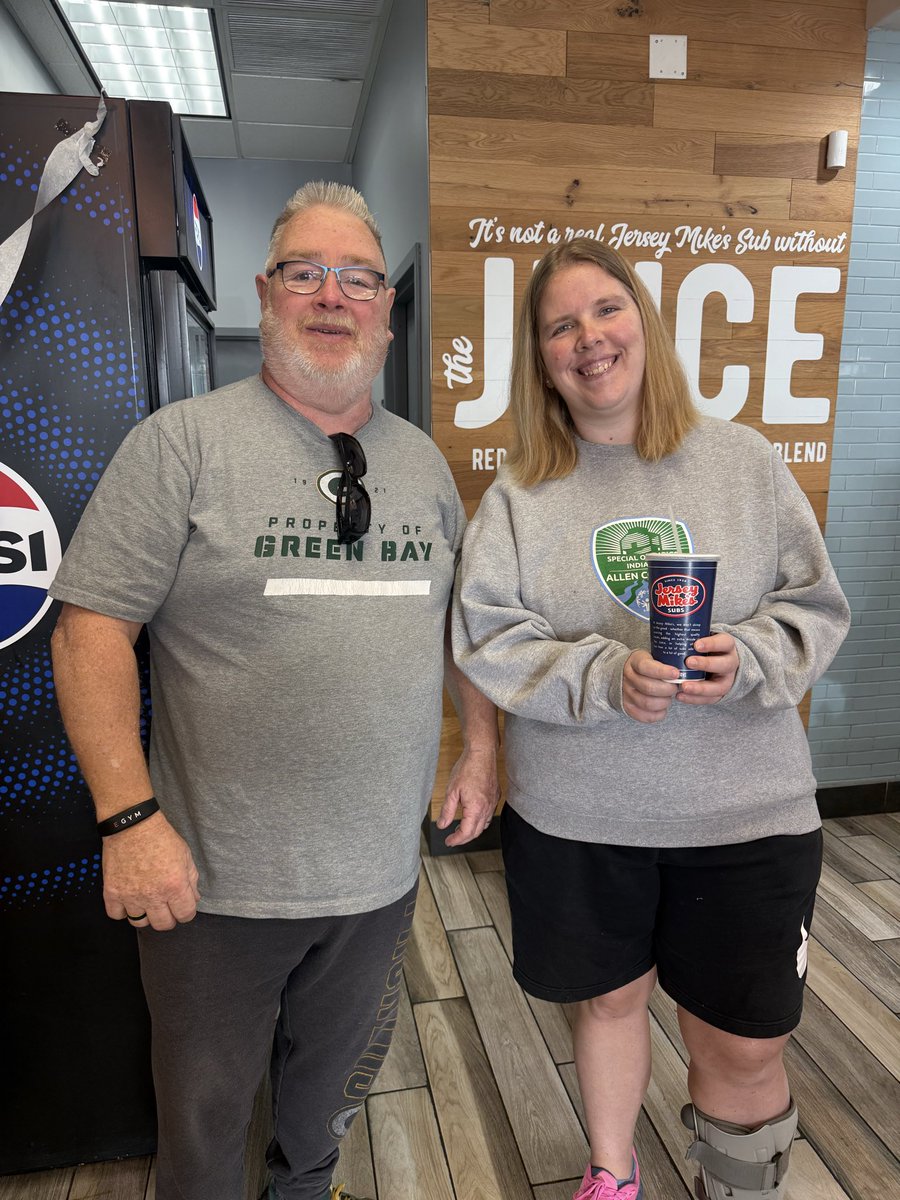 Donna Hazelett tweet media