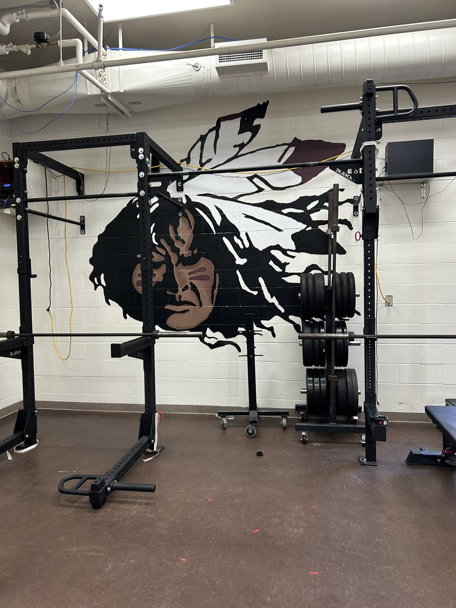 ssc_cardpower's tweet photo. Excited to see my good friend and excellent strength coach @tjslate today at Crofton High School.
He continues to do great things and am always excited to learn from him.
#CardPower https://t.co/FevQr3UjXt