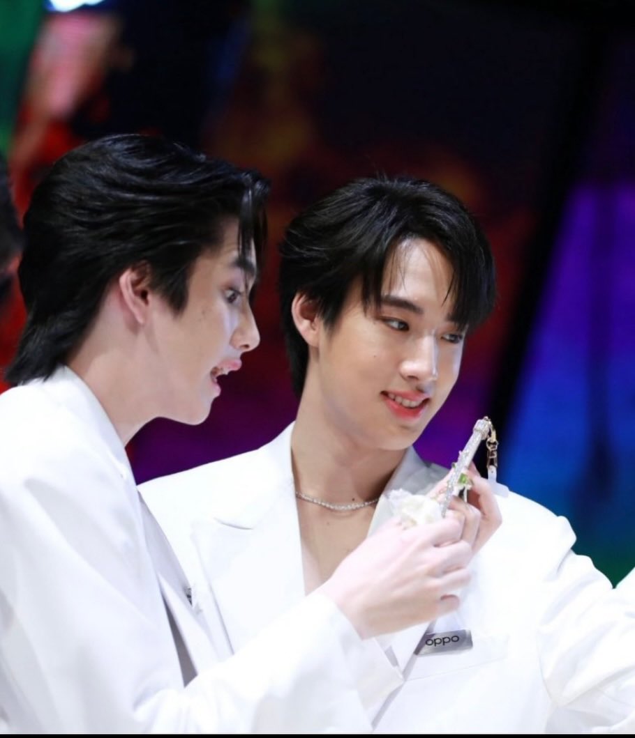 PHUTATCHAI OFFICIAL 🏒🎤 tweet media