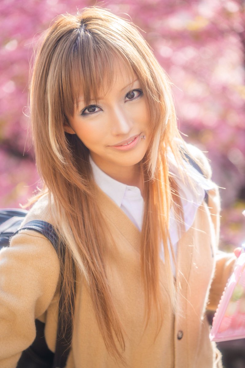 suzukei_55's tweet image. コギャル🌸

#gyaru #2000s #さくら #撮影