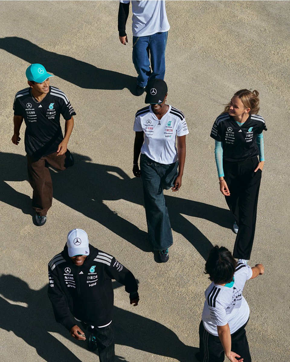 deportesmarti's tweet photo. 🔥 La nueva colección Mercedes-AMG Petronas: una colaboración pensada para quienes viven el movimiento con la misma intensidad dentro y fuera de la pista
😎 Encuéntrala en Martí.
#adidasMotorsport #MercedesAMGPetronas #MartíTeMueve #adidasStyle https://t.co/Wjd2beahdG