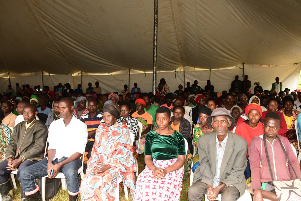 Nyamagabe's tweet photo. Mu Murenge wa #Musange habereye ibirori byo kwizihiza Umunsi Mpuzamahanga w'Amazi byahujwe no gutaha umuyoboro w'amazi wa Kariba-Jenda-Masizi wubatswe ku bufatanye na @waterforpeople. 1/3 https://t.co/xWF1z5Dcfr