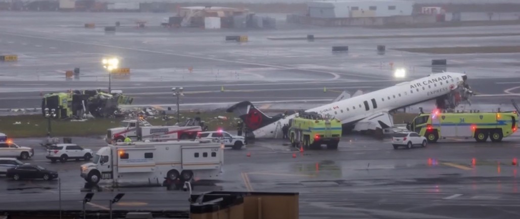 CCTWSI's tweet photo. In the wake of the tragic Air Canada accident at LaGuardia, this image of the Breen Bros Towing wrecker  is a powerful reminder of the role the towing industry plays when it matters most. 
We are incredibly proud to support the pros who step in during these critical moments.#CCTW https://t.co/FgjbJommFm