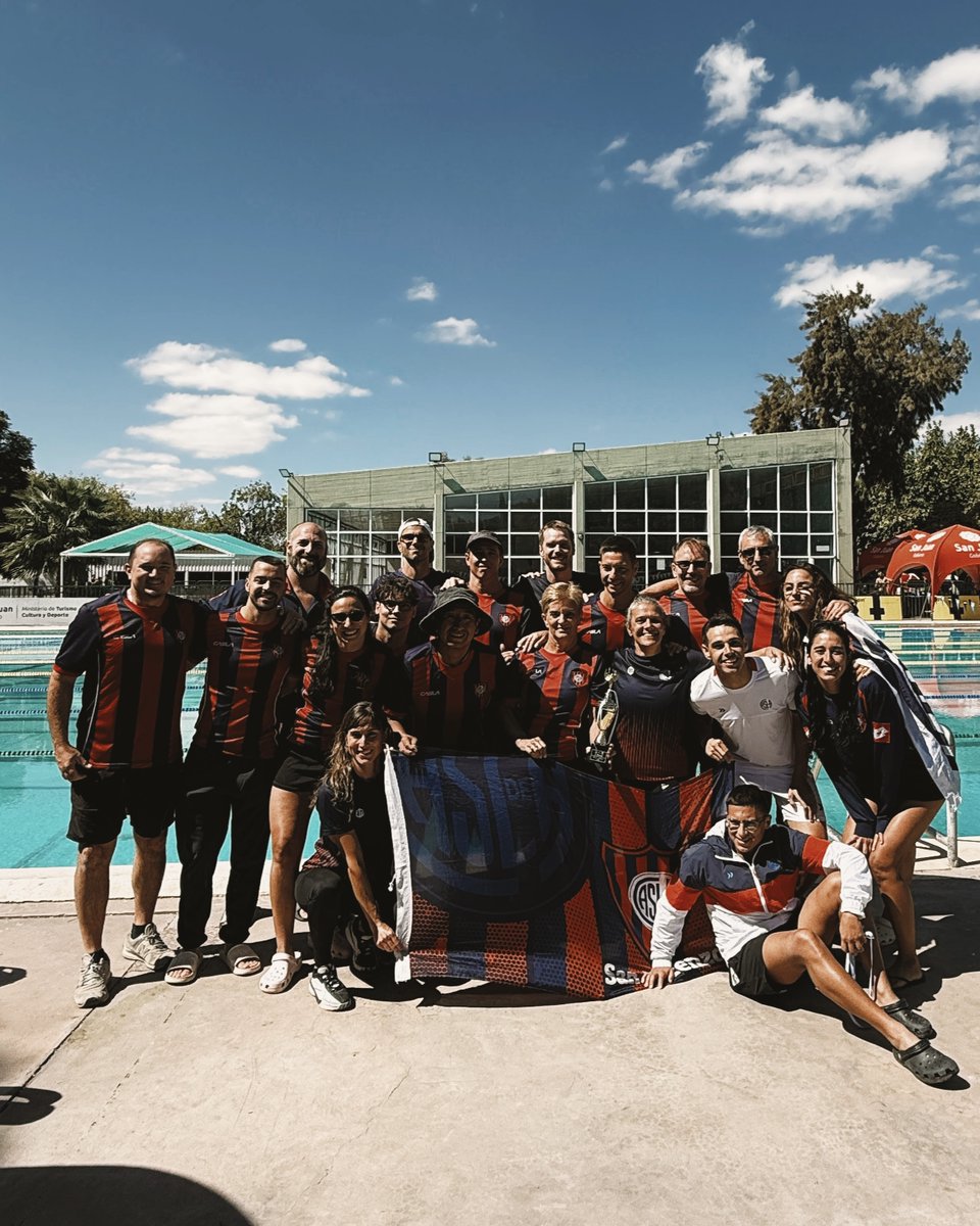 SanLorenzo's tweet photo. El Ciclón brilló en el Nacional de Natación de San Juan 

El equipo de San Lorenzo se ubicó entre los mejores cinco del país sobre un total de 61 clubes participantes, con un medallero imponente: 23 campeones nacionales, 33 subcampeones y 17 terceros puestos.

El complejo “El Palomar” de la Universidad Nacional de San Juan fue la sede del Campeonato Argentino Máster y Premaster Apertura 2026. Se trata de uno de los eventos más importantes del calendario nacional de natación. Fueron cuatro jornadas intensas. Y San Lorenzo marcó tendencia. Más info acá: ➡️ https://t.co/owvF9l5JoE

¡Felicitaciones! ¡Y vamos por más!