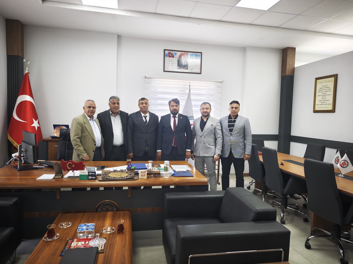 rprefahhaliliye's tweet photo. İlçe Başkanımız, Meclis Üyemiz ve İlçe Başkan Yard. Oluşan Heyet İle Sosyal Yardımlaşma ve Dayanışma Vakfı Müdürü Sayın Abdulkadir ÇAKMAK Beyefendiyi ve İlçe Jandarma Komutanımız J. KD. YZB.Onur ŞENSU Beyefendileri Ziyaret Ettik. Bizleri Kabul Ettiklerinden Dolayı Teşekkür Ederiz https://t.co/VMRPwtyMaz