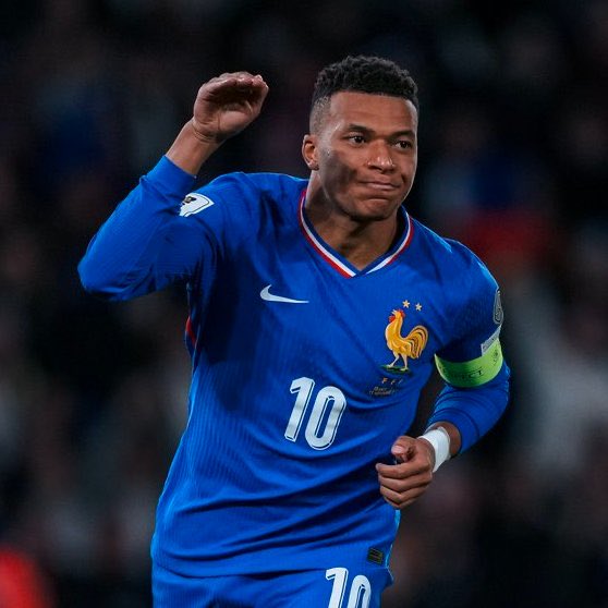 🗣️ Carlo Ancelotti: "Kylian Mbappé? Now, he's an opponent. We must defend well because he is three times faster, has quality and three times efficient."