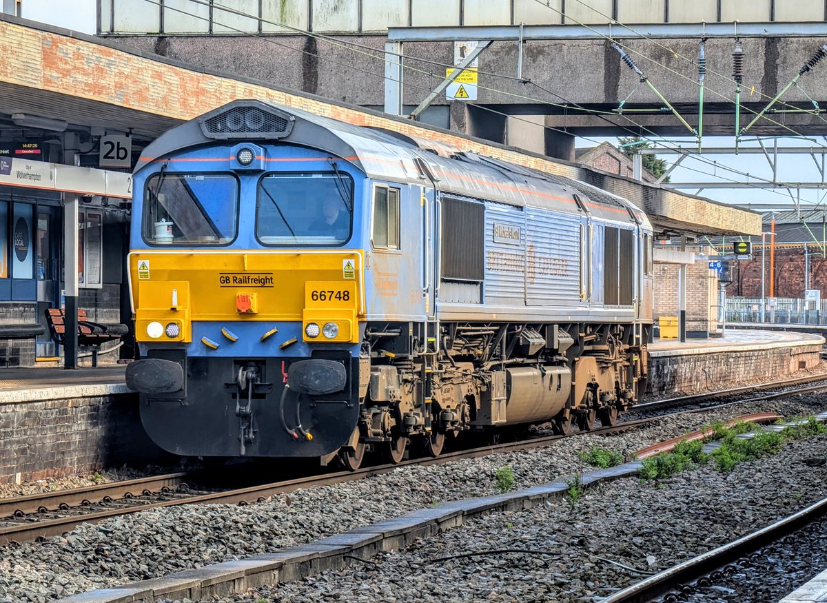 DownOnTheStour's tweet photo. Today's Photos From The Stour πΈ
Despite the Stafford line being blocked there has been plenty of action: 66748 passed twice & 97302 roared through to Coleham π
#DOTS #trainphotography #railwayphotography #class97 #class66 #brittanicexplorer https://t.co/A46NpDpxgv