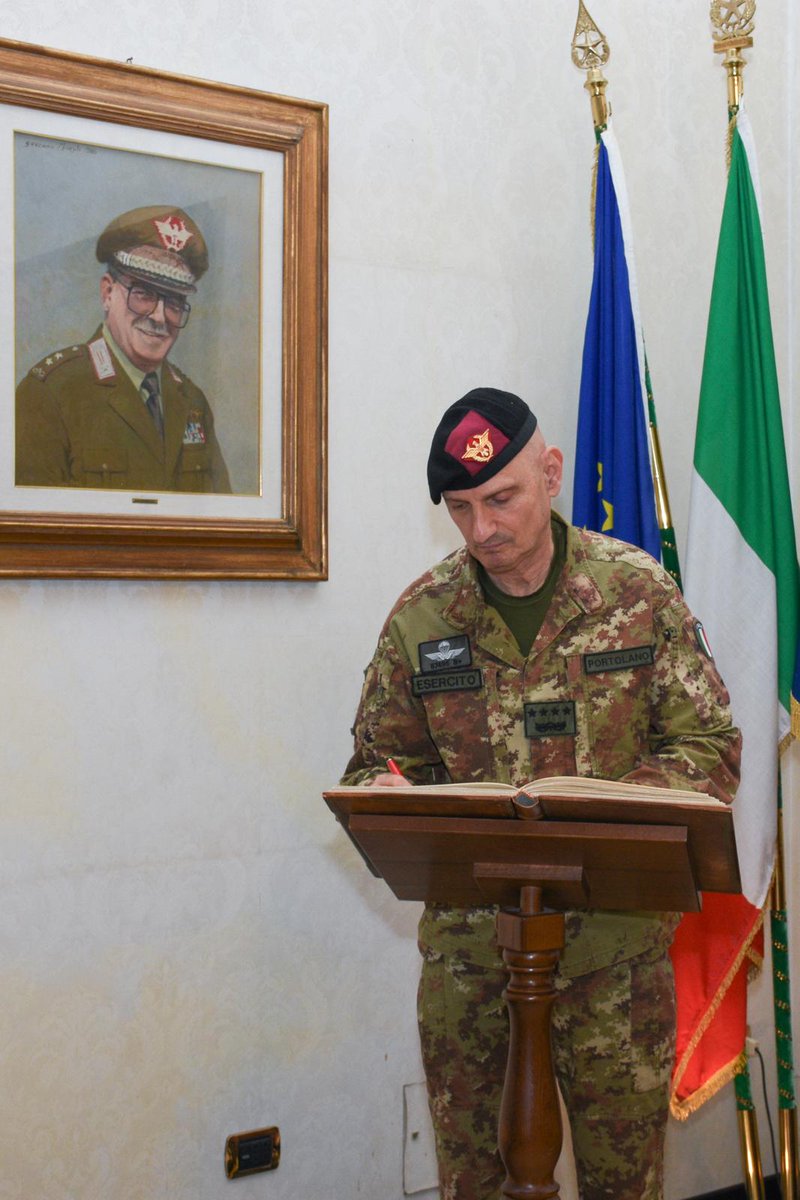 SM_Difesa's tweet image. 🇮🇹 A #Milano, il Capo di #SMD, Gen. Luciano #Portolano, ha visitato oggi il Comando Interregionale Carabinieri “Pastrengo”, nell’ambito di una serie di visite che si svolgeranno nei giorni 25 e 26 marzo, ad alcuni Reparti delle #ForzeArmate presenti in #Lombardia. Previsti anche