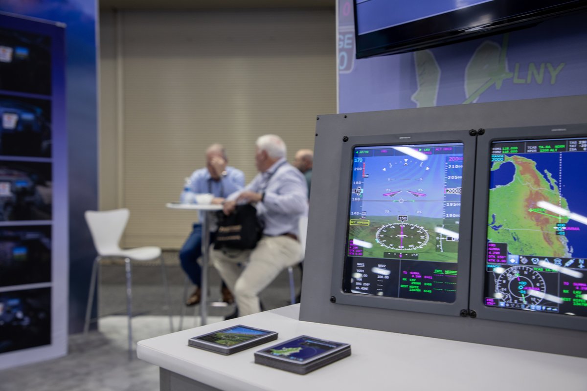 Universal Avionics tweet media