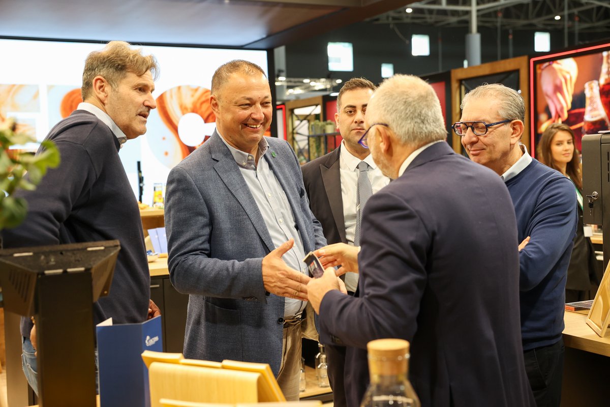 HOSTELCO tweet media