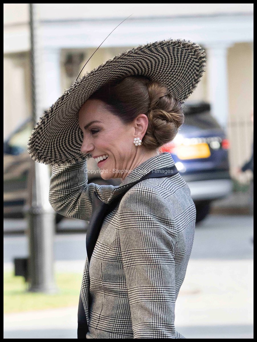 i-Images Picture Agency tweet media