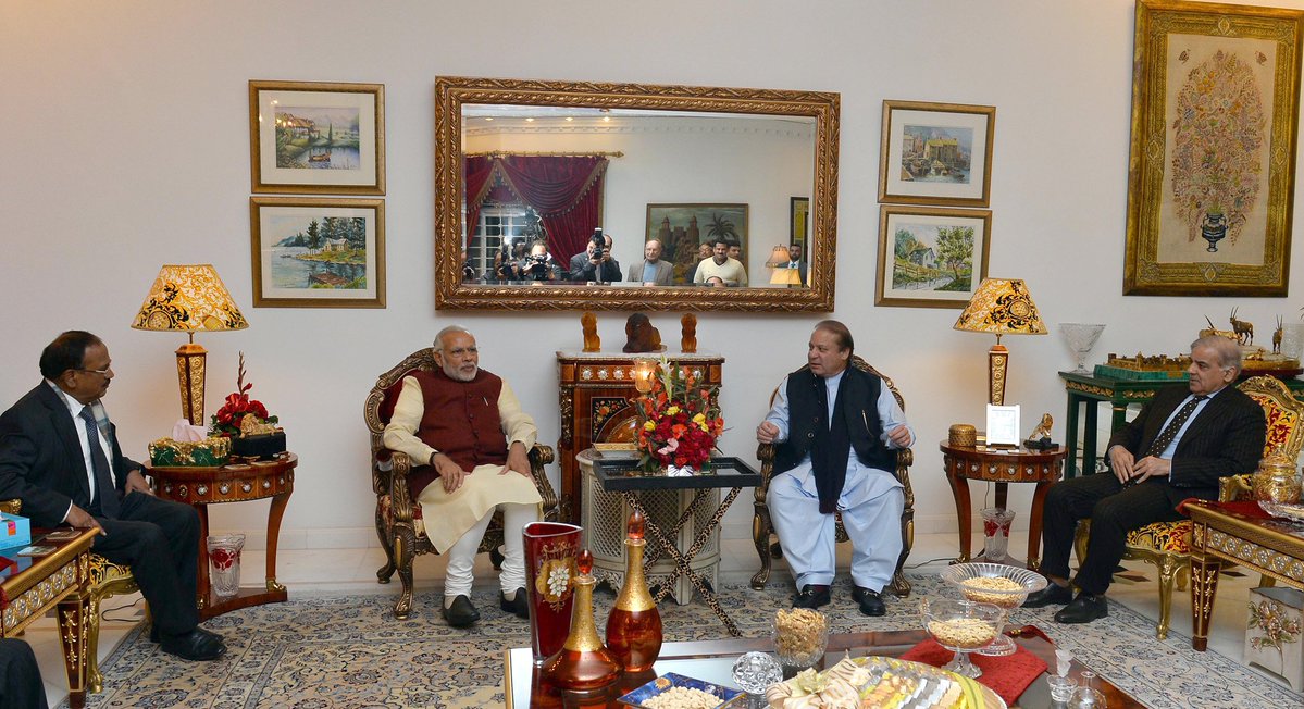 RizwanFarooqi13's tweet image. Modi and Ajit Doval in Pakistan at Nawaz Sharif residence, meeting Nawaz and Shahbaz
