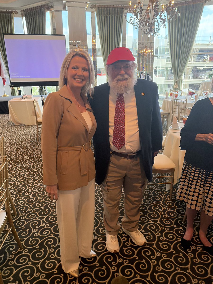 Leigh Wambsganss tweet media