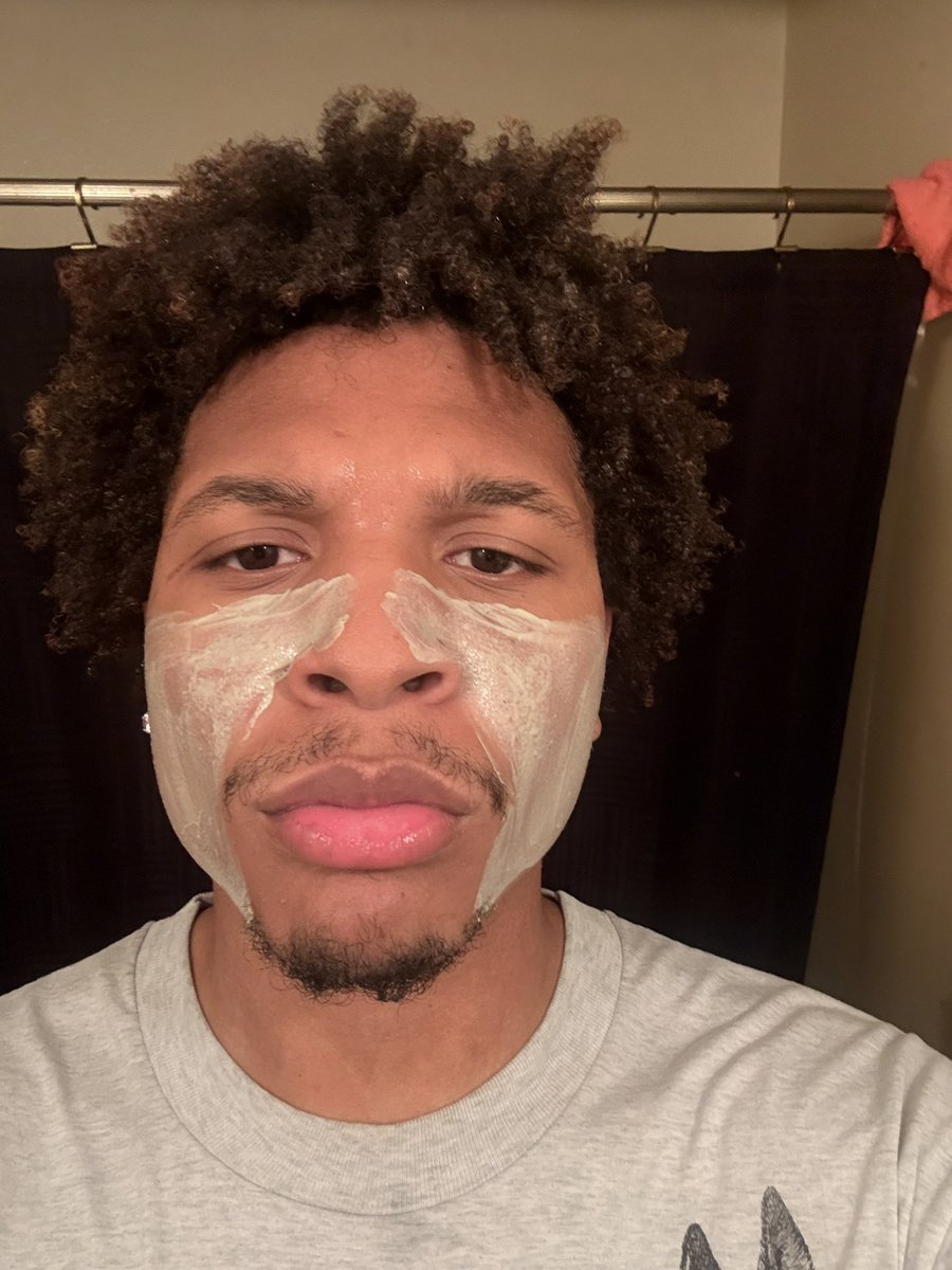 Amitheonlynigga's tweet photo. Woke up handsome tall long ahh dih #lifeamazing https://t.co/QGTLtvVuph