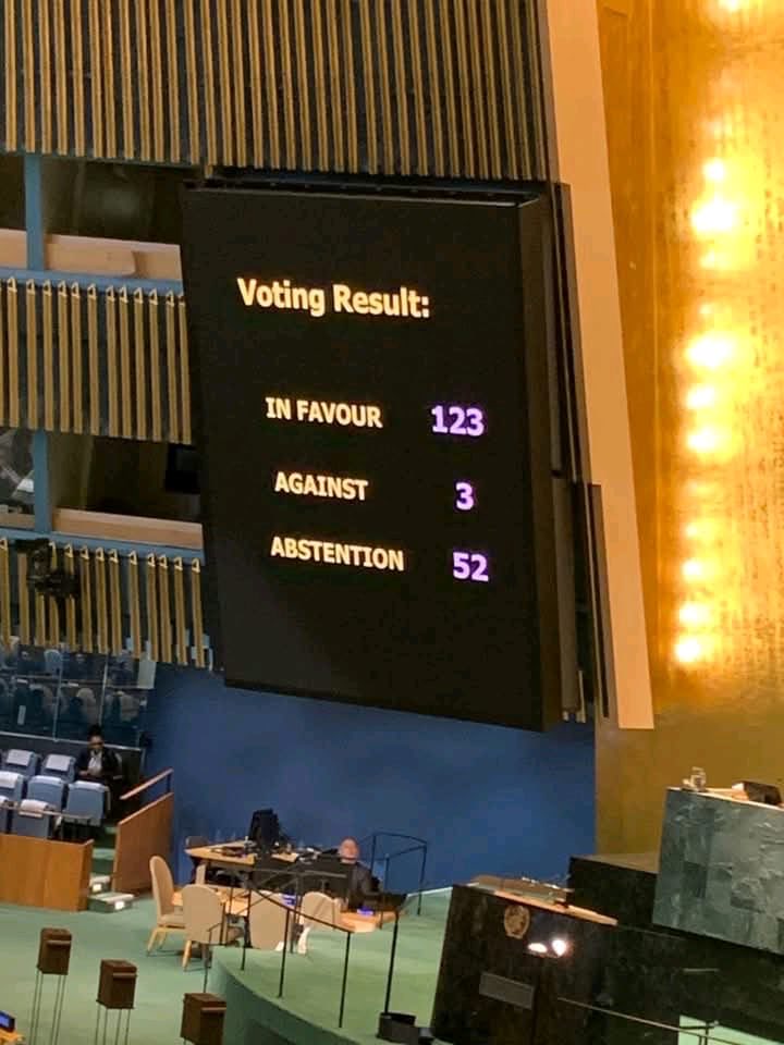 nyavorx's tweet image. Historic: Congratulations to Ghana 🇬🇭, especially President @JDMahama, and Africa.

Ghana has won the transatlantic slave trade at @UN with 123 votes in favour and 52 abstentions, and 3 against.
#ProudMoments
#HistoryMade