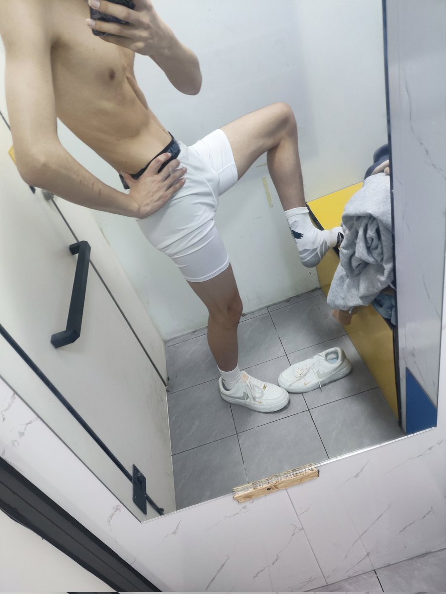csdy20's tweet photo. 只能更一些花絮了
（大部分都是以前拍了感觉不是很好看的）
（发出来万一有人喜欢呢）
#男大学生 https://t.co/1XacfhcxNe