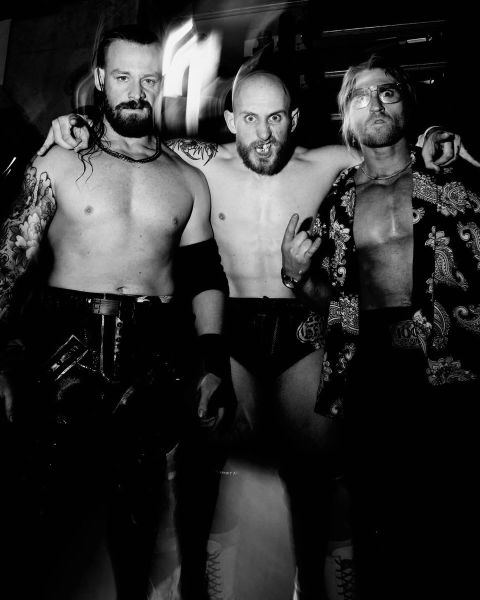 𝐒𝐀𝐕𝐀𝐆𝐄 𝐊𝐈𝐍𝐆 -Parody- tweet media