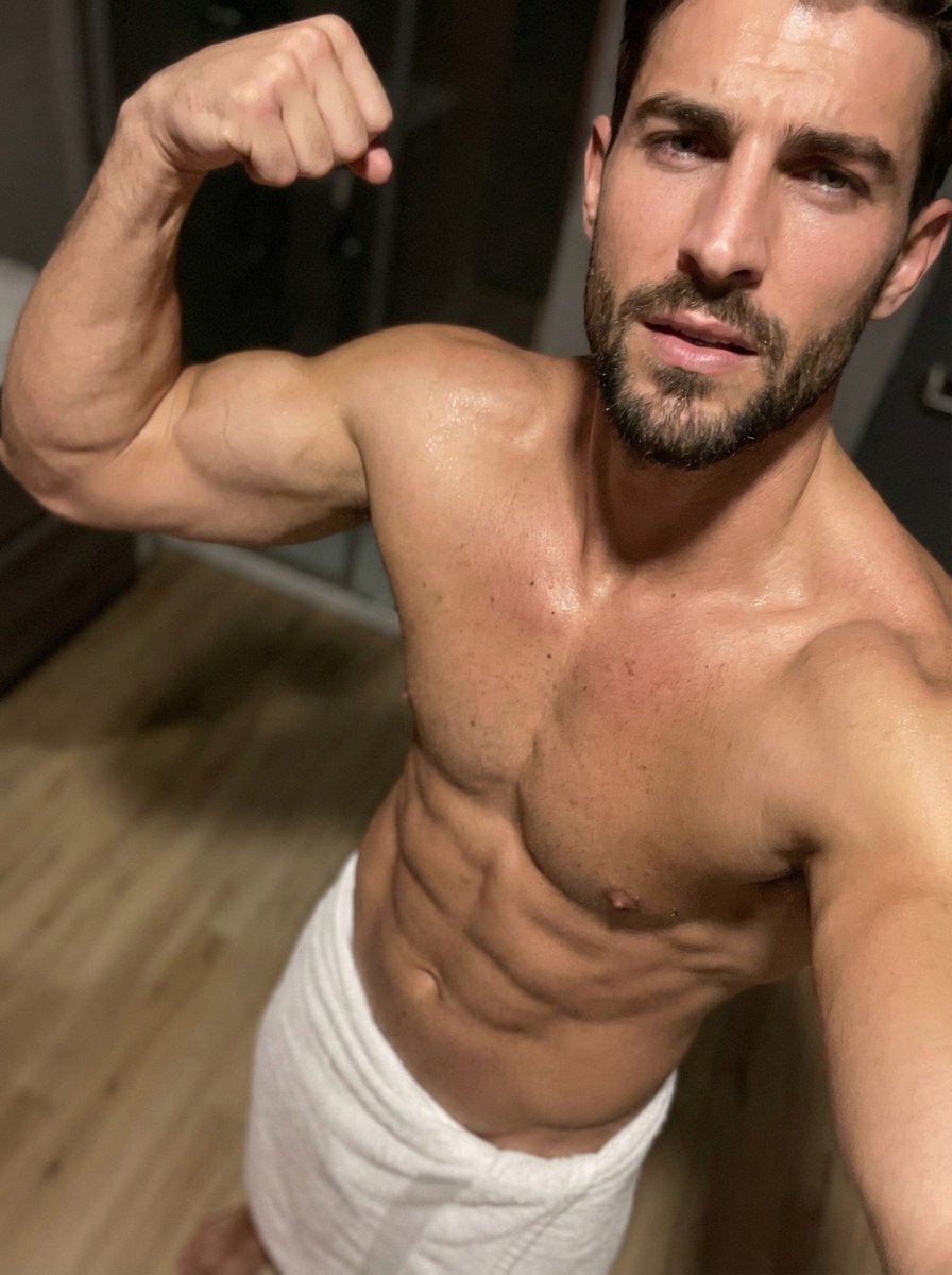 Master Alex tweet media