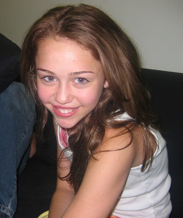 Miley Updates tweet media