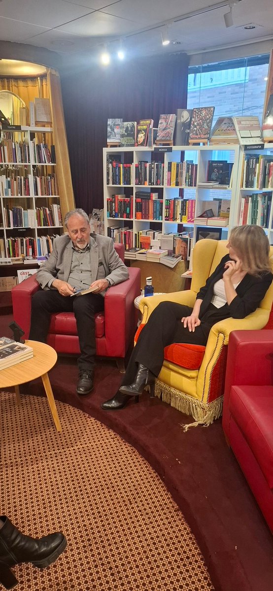 Nollegiu tweet media