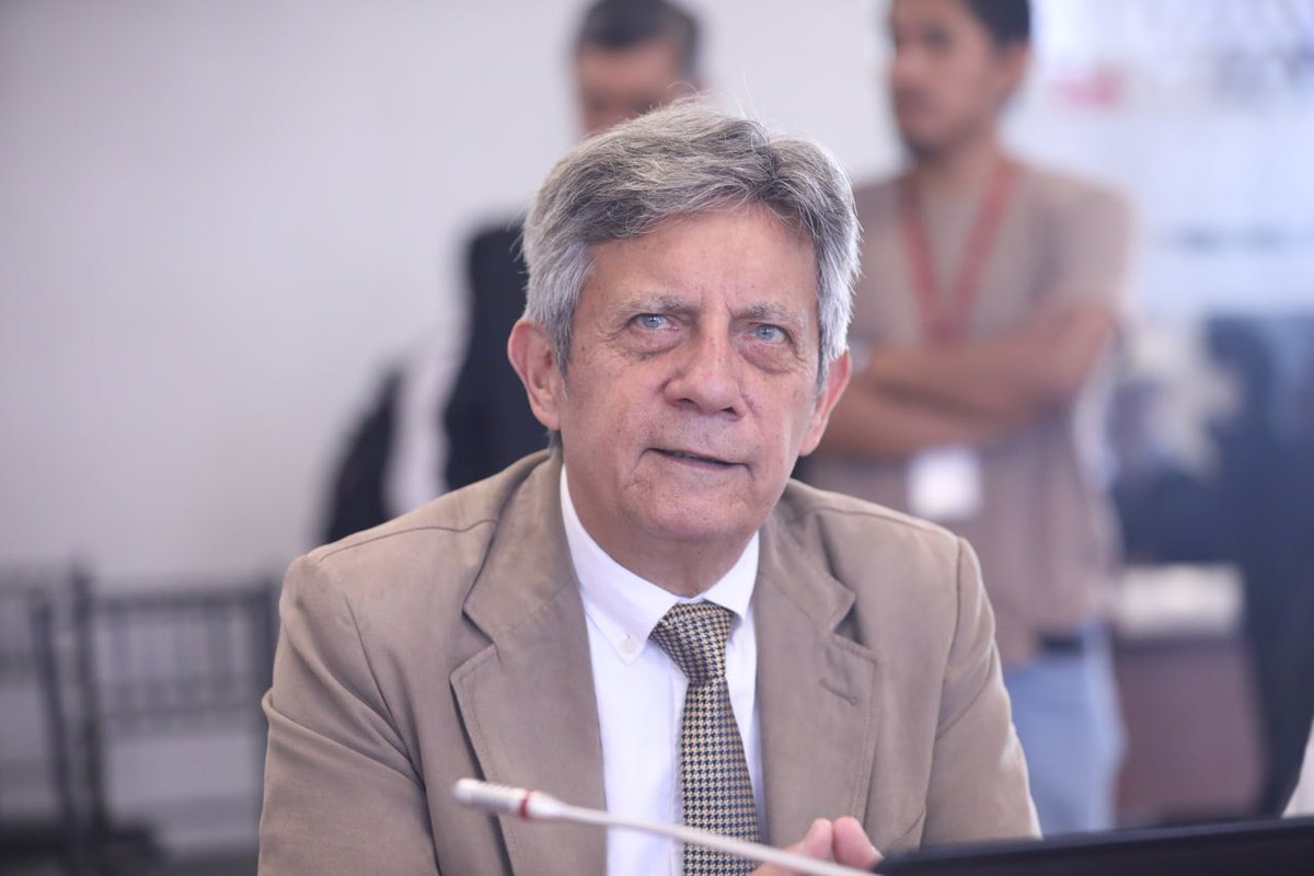 AsambleaEcuador's tweet photo. Con 9 votos afirmativos, @DerHumanosAN aprueba la moción presentada por @CompsCordova. 

✔️Se da inicio al proceso de #Fiscalización y seguimiento sobre los procedimientos de delegación, adjudicación y modelos de gestión del Bloque 60 #CampoSacha, periodo 2024-2026, y la adecuación de futuras condiciones a los estándares internacionales de inversión. 
#AsambleaEc2026