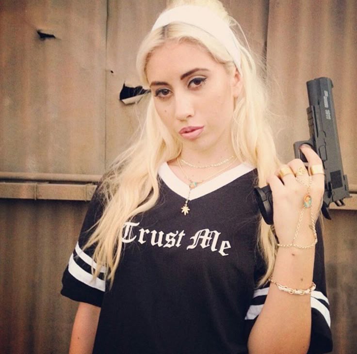 fiora ☀ tweet media