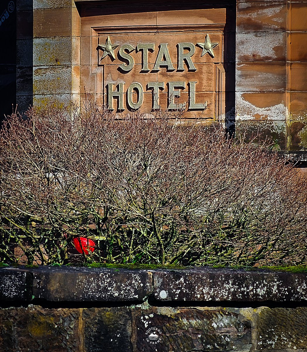 StephenAHenry's tweet image. It won't be the first time there's been a balloon at the Star Hotel :-)

But it may very well be the last!

#StarHotel #Closed #BecomingFlats #PortGlasgow