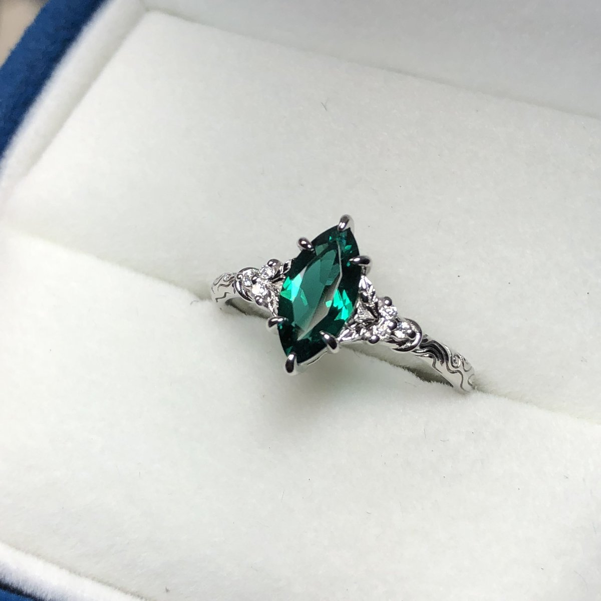 LukeyLux // Customs Open 🍉 tweet media