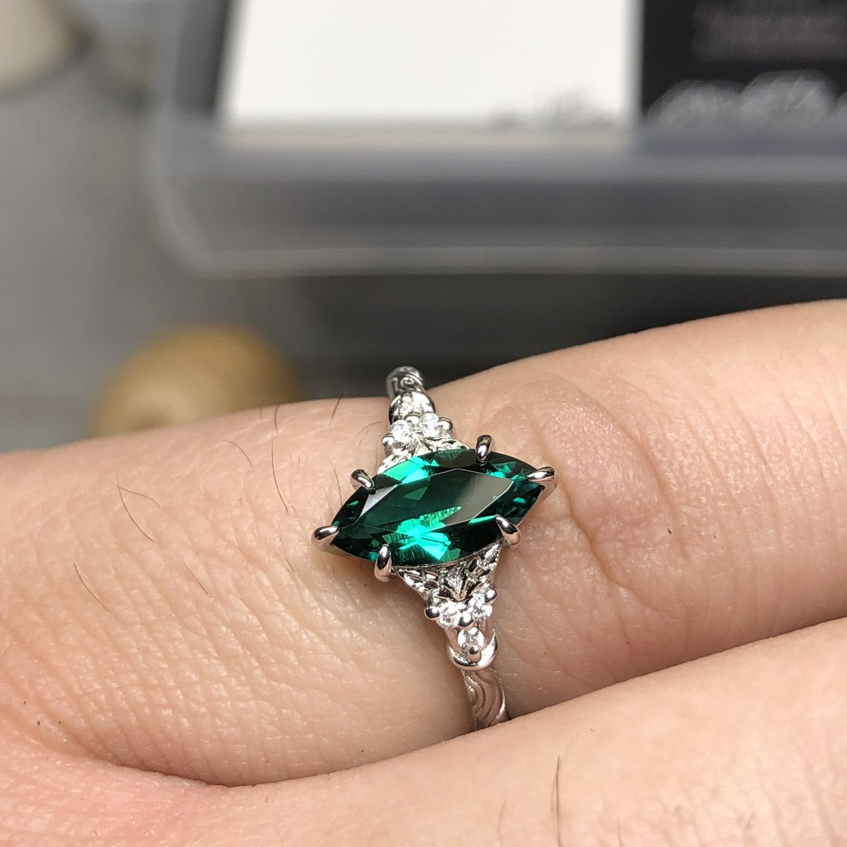 LukeyLux // Customs Open 🍉 tweet media