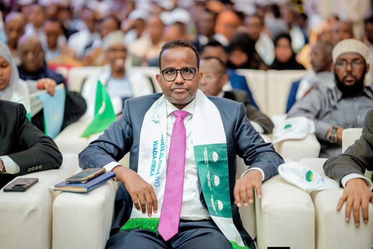 daaci52490's tweet photo. Xoghayihii JSP Xildhibaan Cabdiraxmaan Odowaa ayaa iska casilay kamid ahaanshihiisa Xisiga iyo xilkii uu ka hayayba https://t.co/zDipLYIu2z