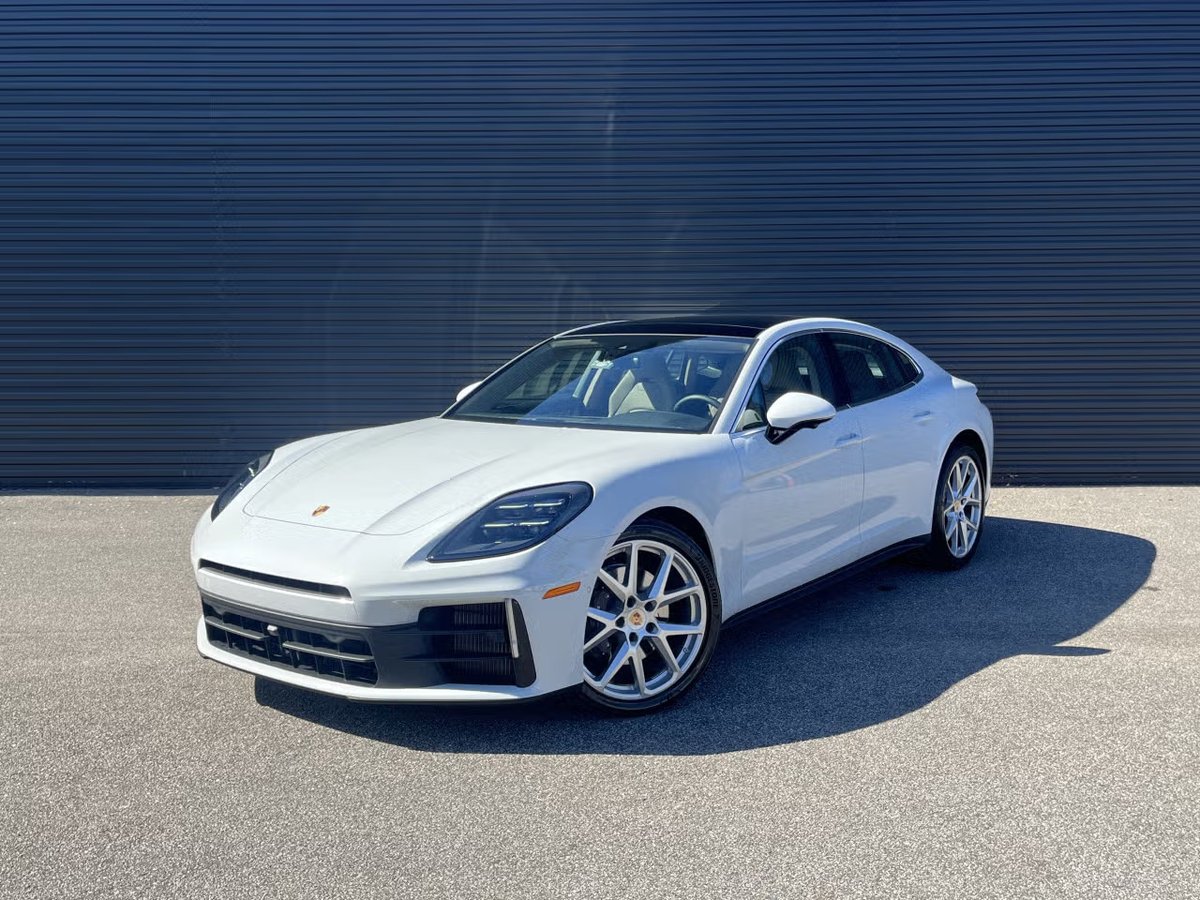 PorscheJax's tweet image. The 2026 Porsche #Panamera in Carrara White Metallic with Black and Limestone Beige interior brings four-door versatility together with genuine Porsche performance.

Contact #Porsche #Jacksonville @ 904-425-5555. Details: bit.ly/4sdQOs9

Stock No. ETL001469