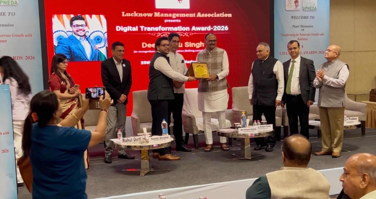 IndusThink's tweet photo. Finally my event subweek ended. Happy for @deepanshuS27 

As a fellow #Lucknowite, he deserved this award on Digital Transformation. 😀

@AnkitRajBharat @AKLKO1977 https://t.co/skMaTdtgz1