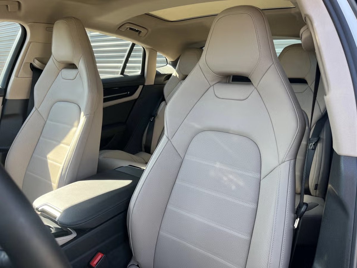 PorscheJax's tweet image. The 2026 Porsche #Panamera in Carrara White Metallic with Black and Limestone Beige interior brings four-door versatility together with genuine Porsche performance.

Contact #Porsche #Jacksonville @ 904-425-5555. Details: bit.ly/4sdQOs9

Stock No. ETL001469