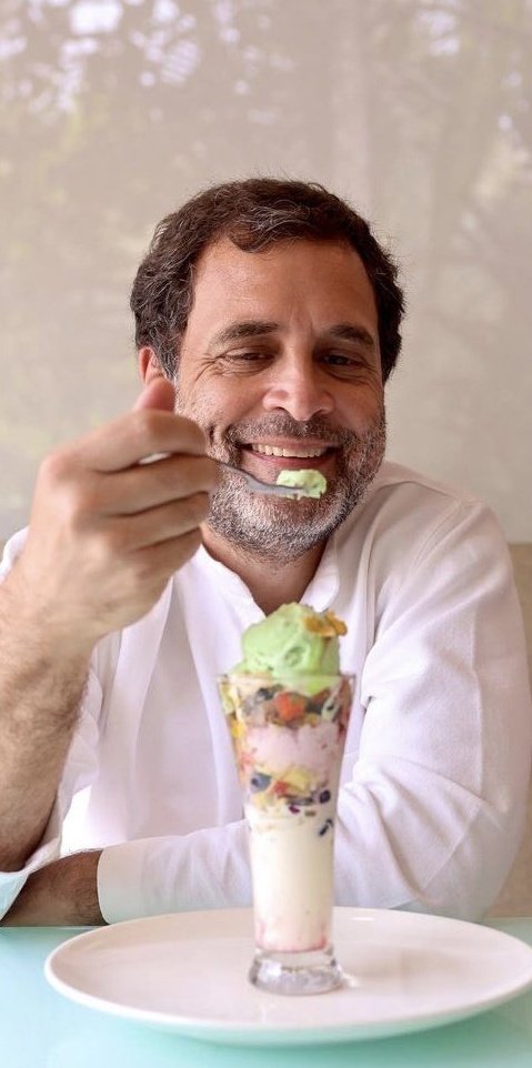 tGaNeSh7508's tweet photo. @prakashraaj 😂😂😂😂 https://t.co/OGn5fprbhW