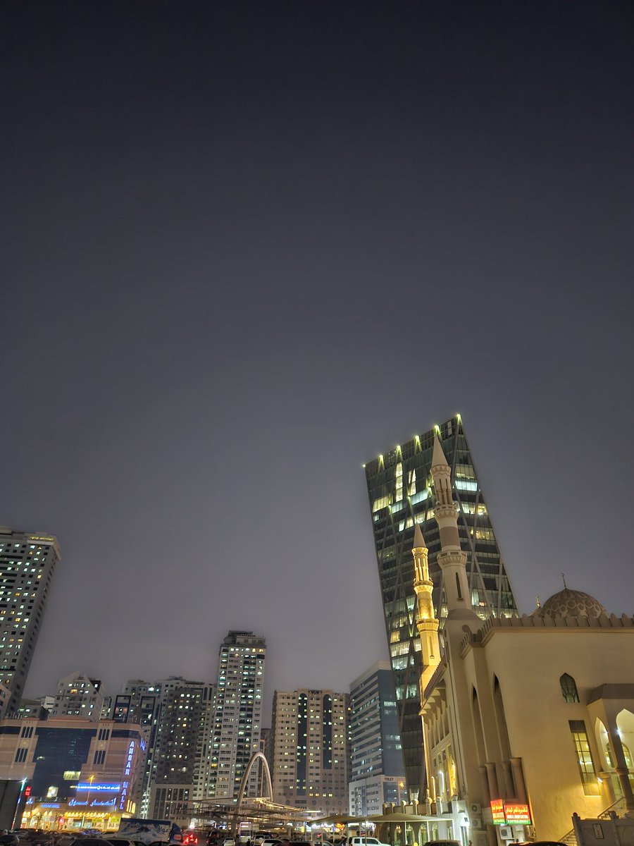 bcdwanderer07's tweet image. Strolling around...🌬🚶‍♂️

📍Sharjah

#dubai #sharjah #alone #nightwalk