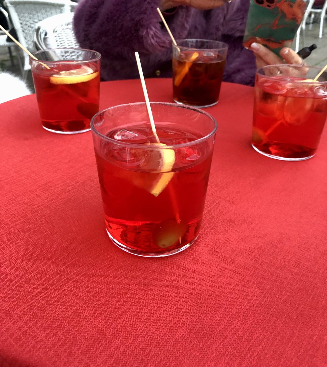 Cat Bauer in Venice tweet media