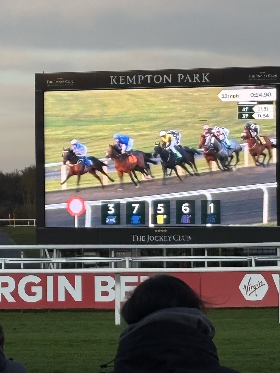 #Marcher tweet media