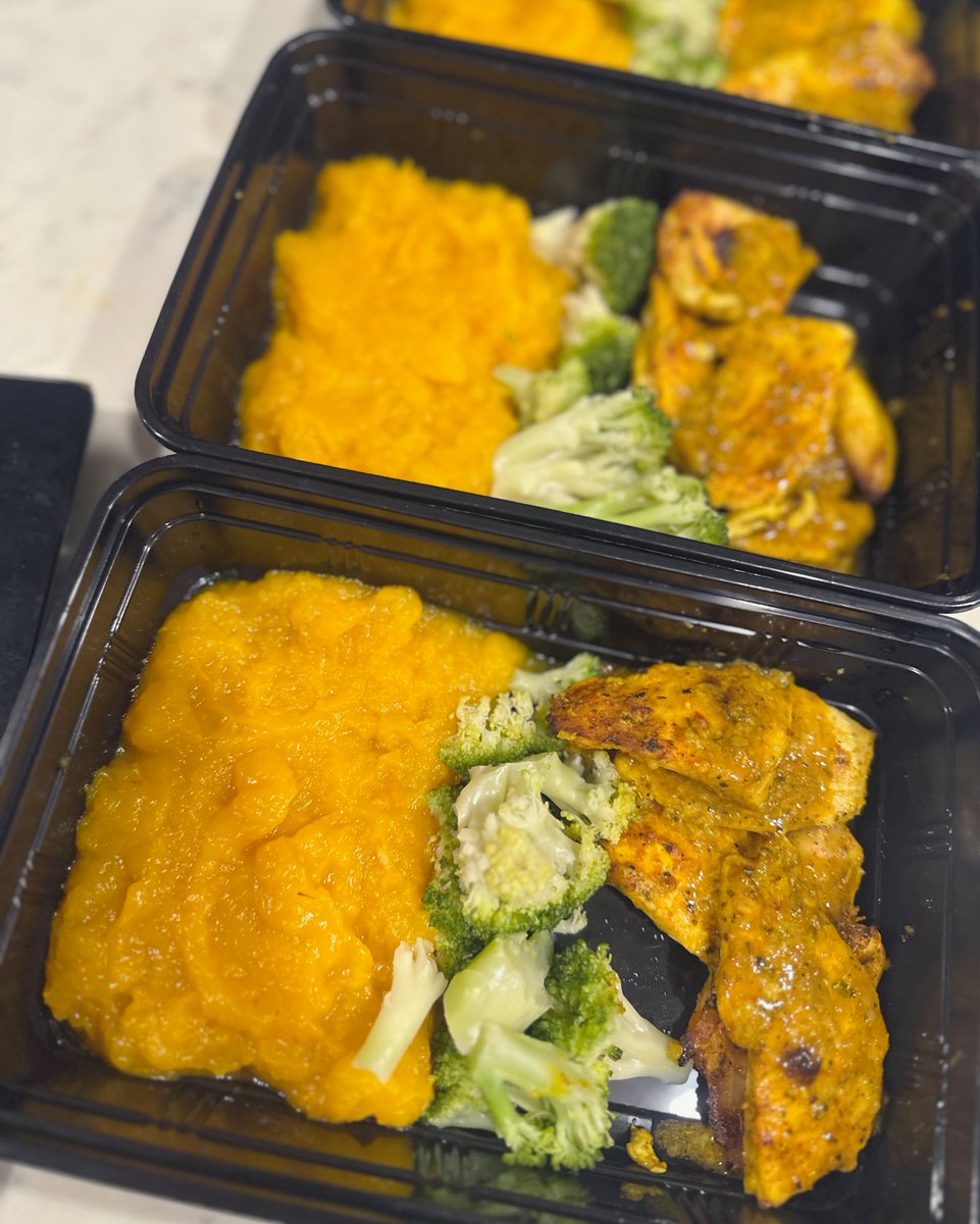 Tyrannosaurus Tiny tweet media