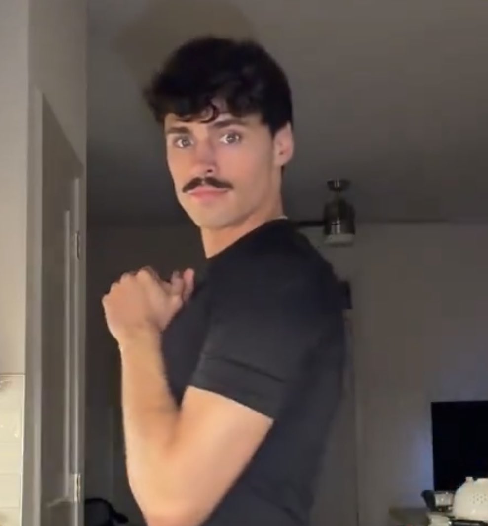 eryn 💋 tweet media