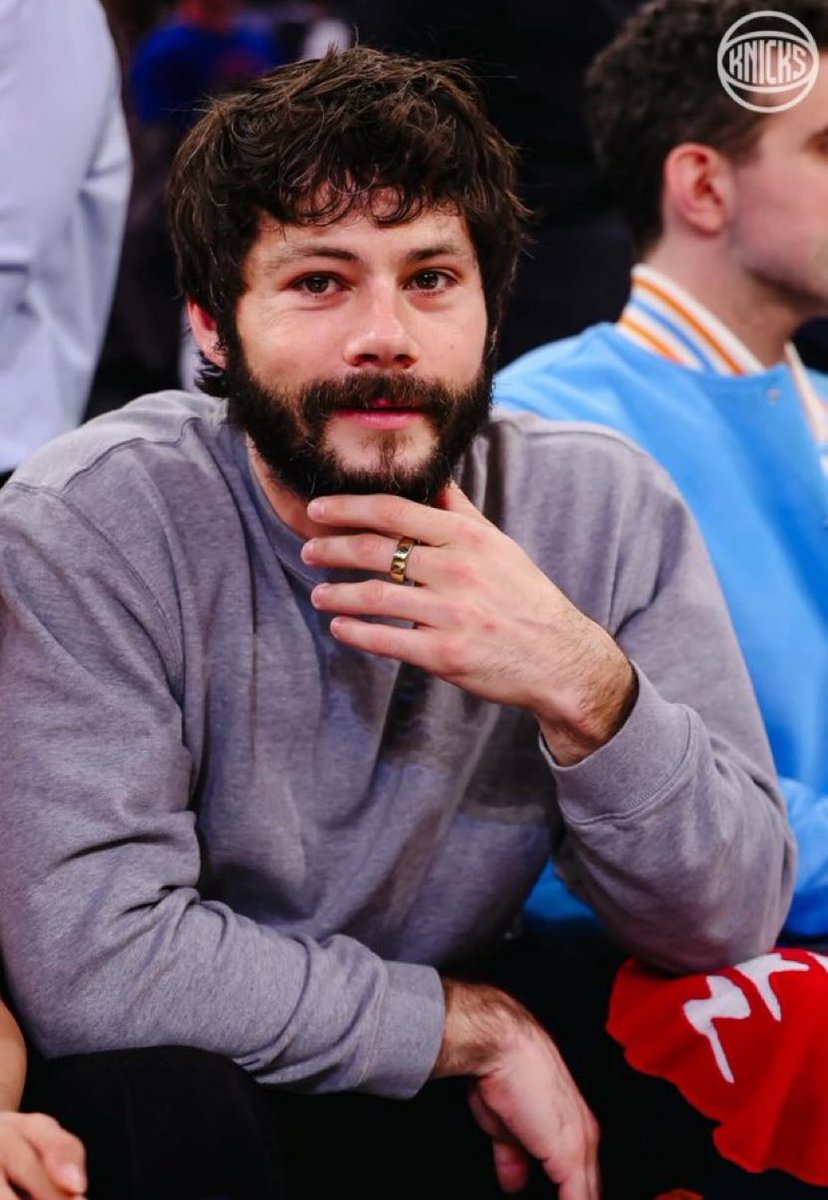 ً leigh⁷ ᥫ᭡ ARIRANG AOTY tweet media