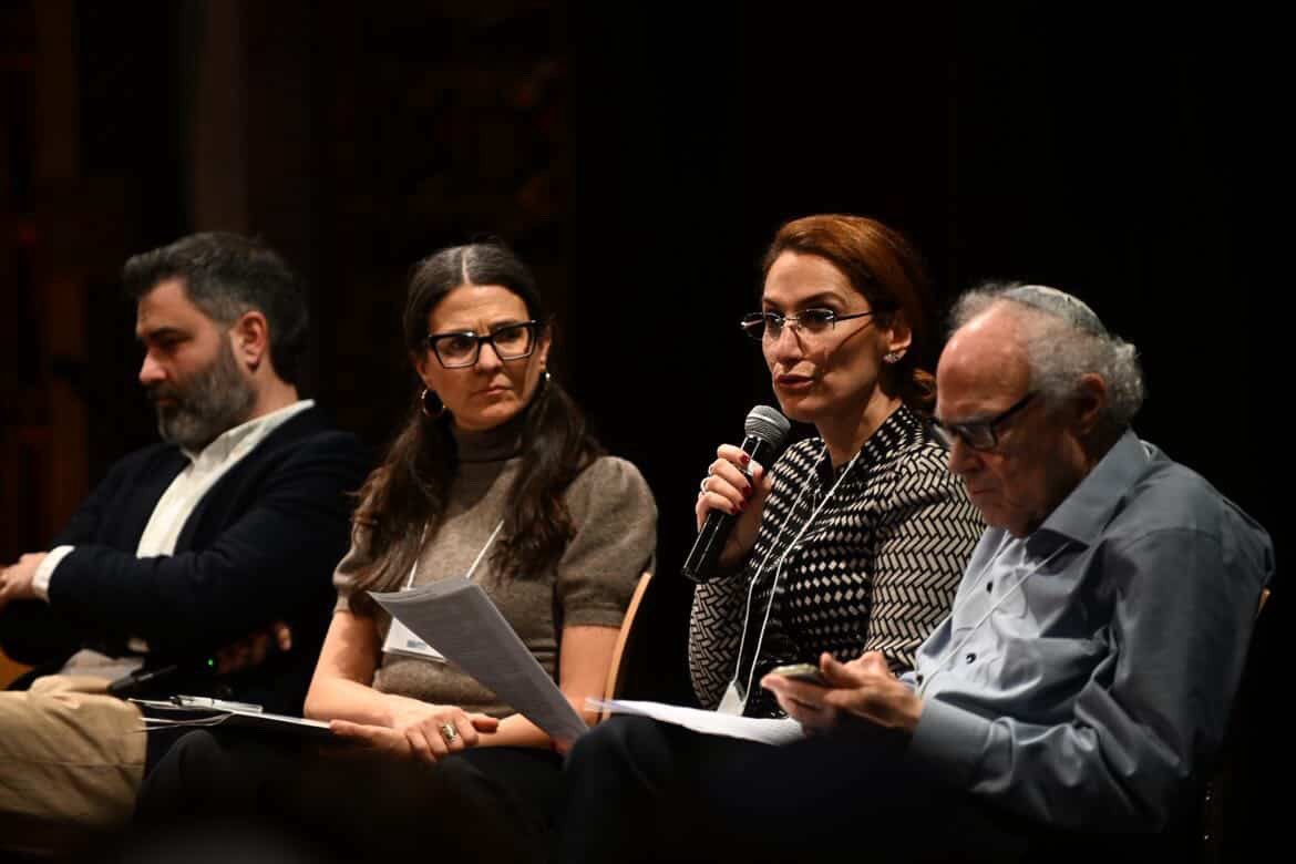 Smol Emuni US tweet media