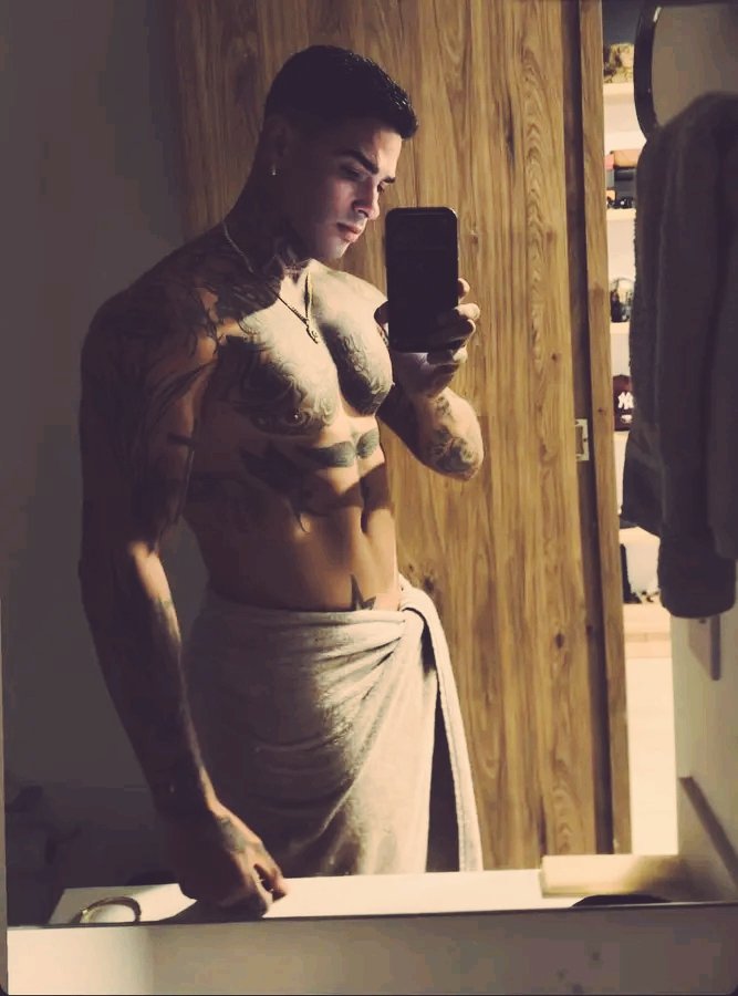 Croycito-official tweet media